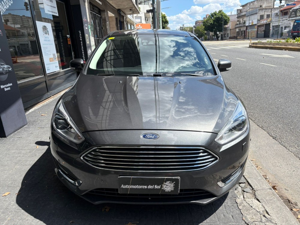 Ford Focus III Titanium sedan — foto 16